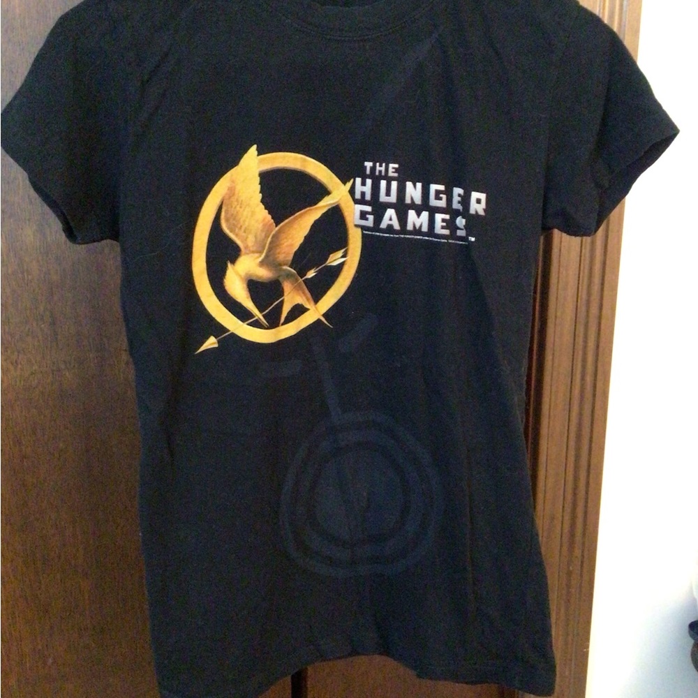 Hunger Games T-Shirt Size Medium